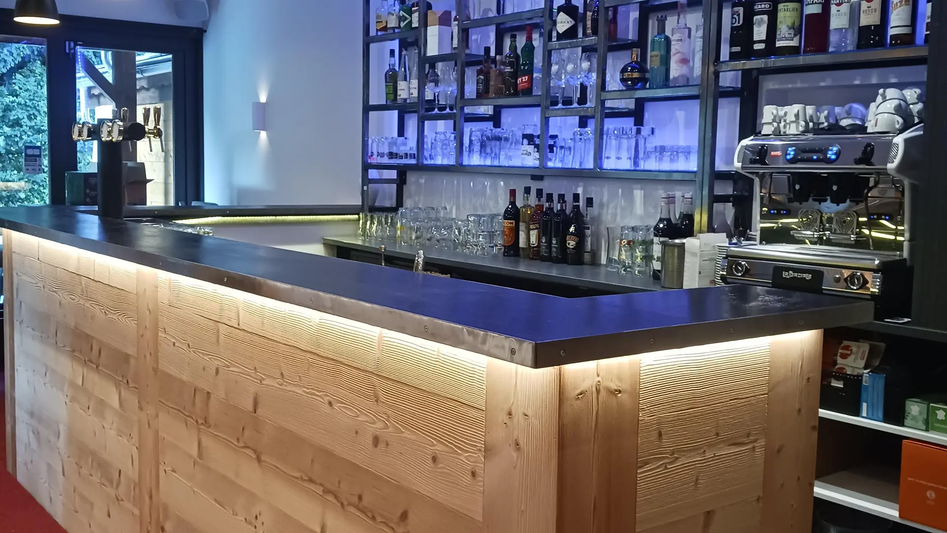 bar