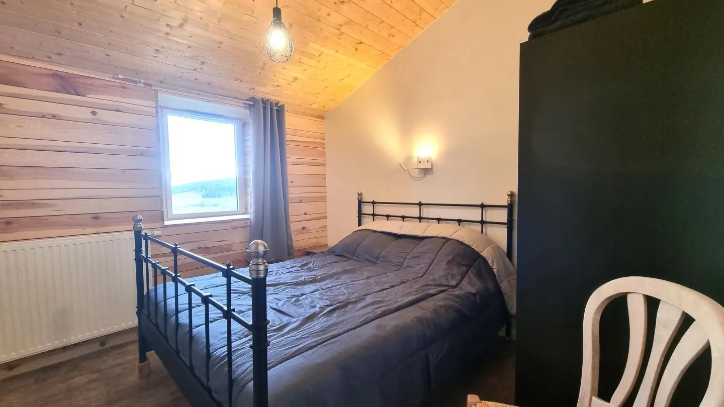 Chambre avec un lit 160