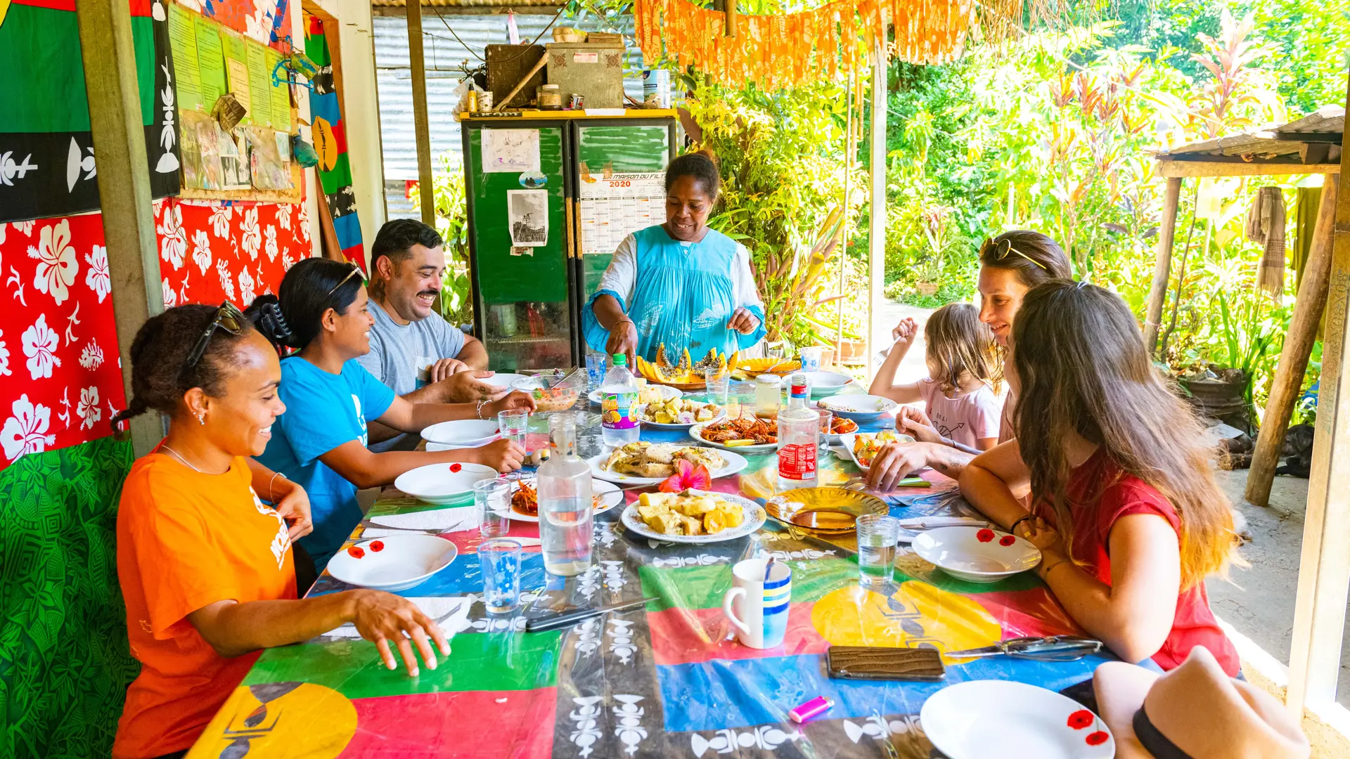 table d'hôte, repas partagé, julie, tribu de Tendo