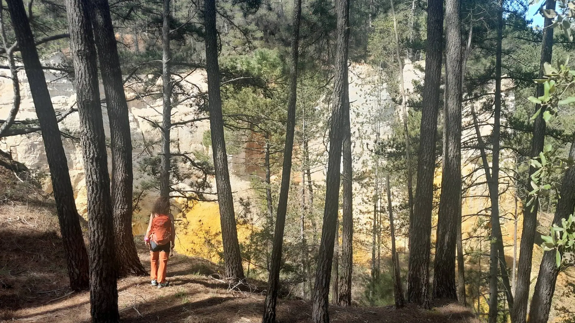 Sentier de Couvine entre Caseneuve et Rustrel