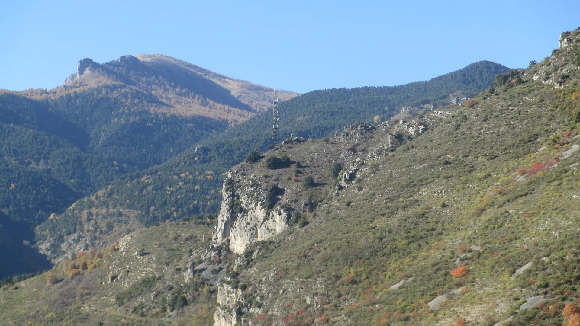 vue de la randonnée de la cime du riodore à la brigue