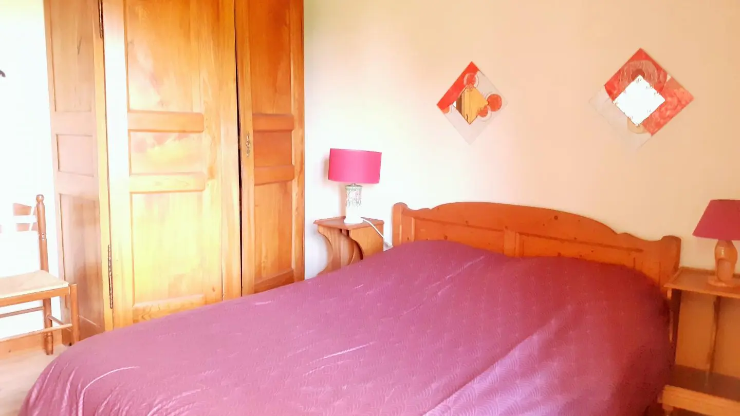 CHAMBRE 1 
1 LIT 140