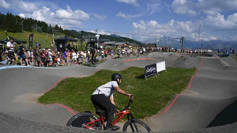 VTT ou BMX sur le pumptrack