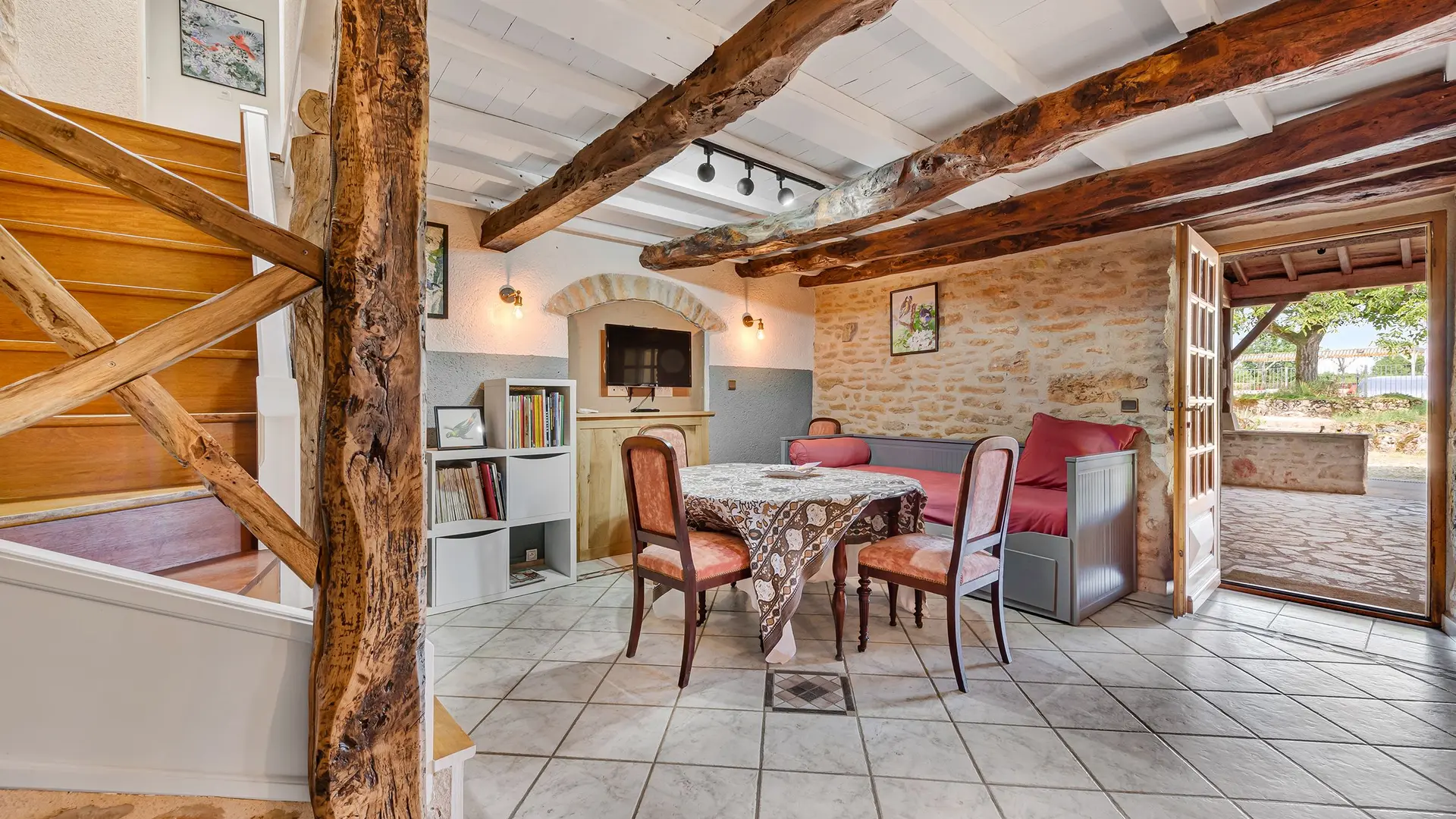 La pièce commune de LA VOLIERE