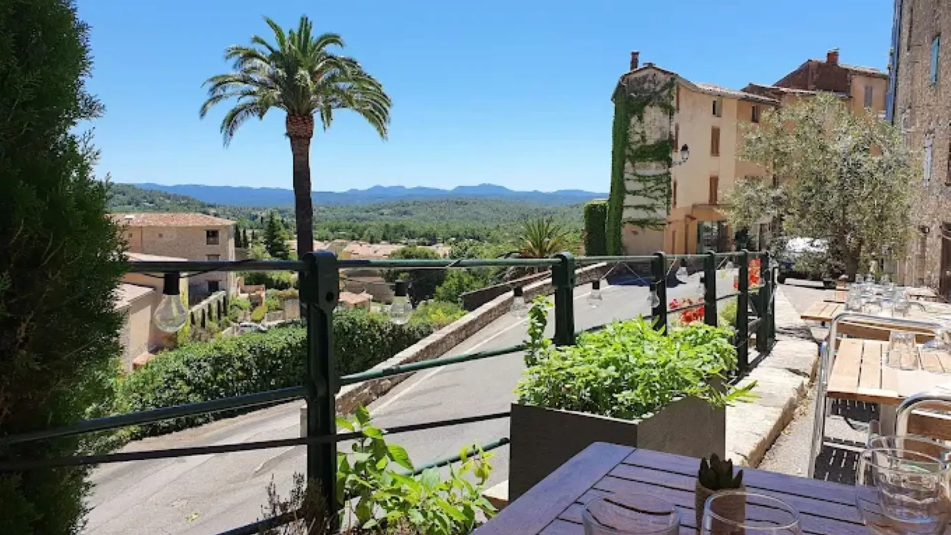 La terrasse avec vue