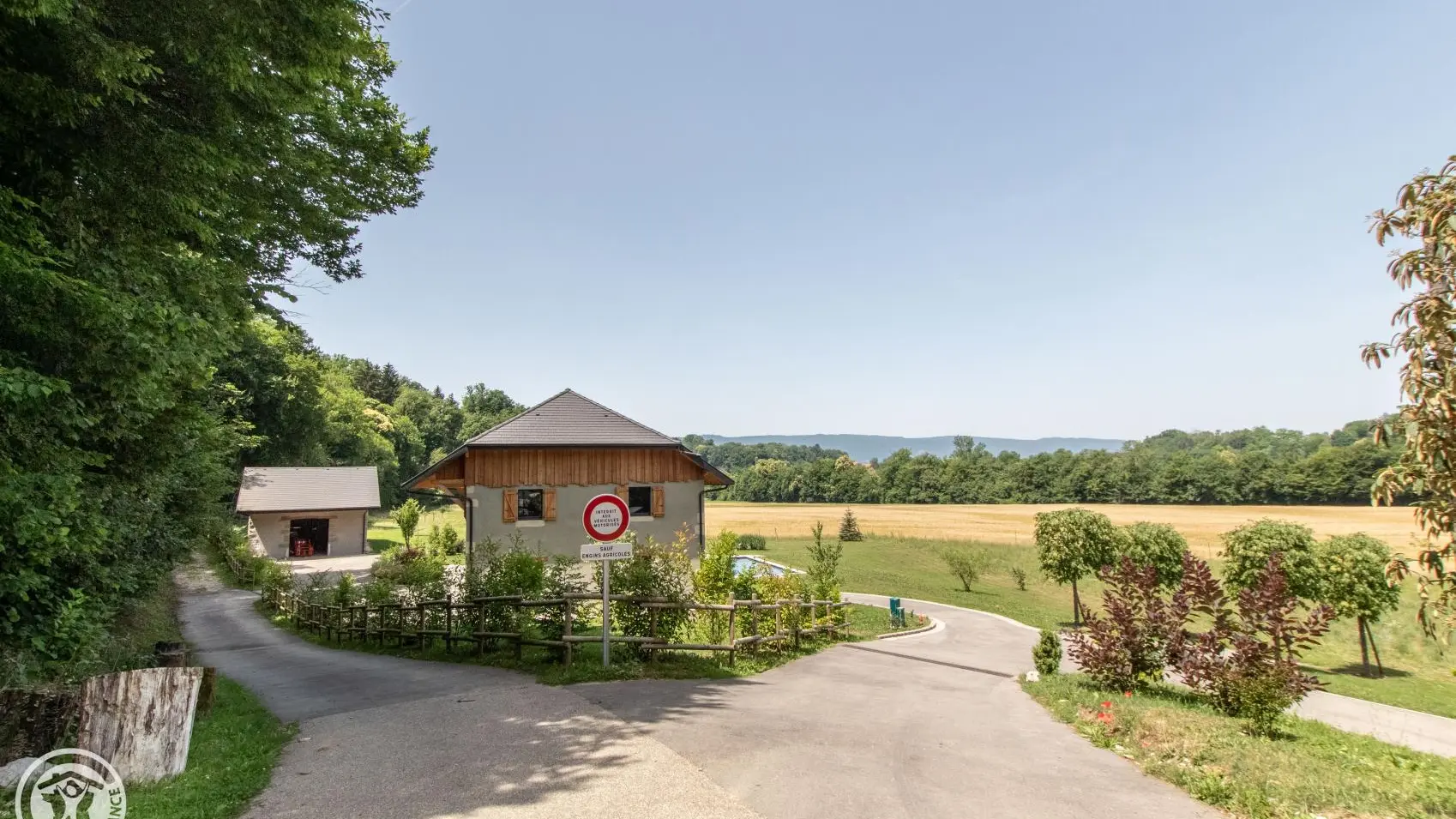 Deux accès à la maison