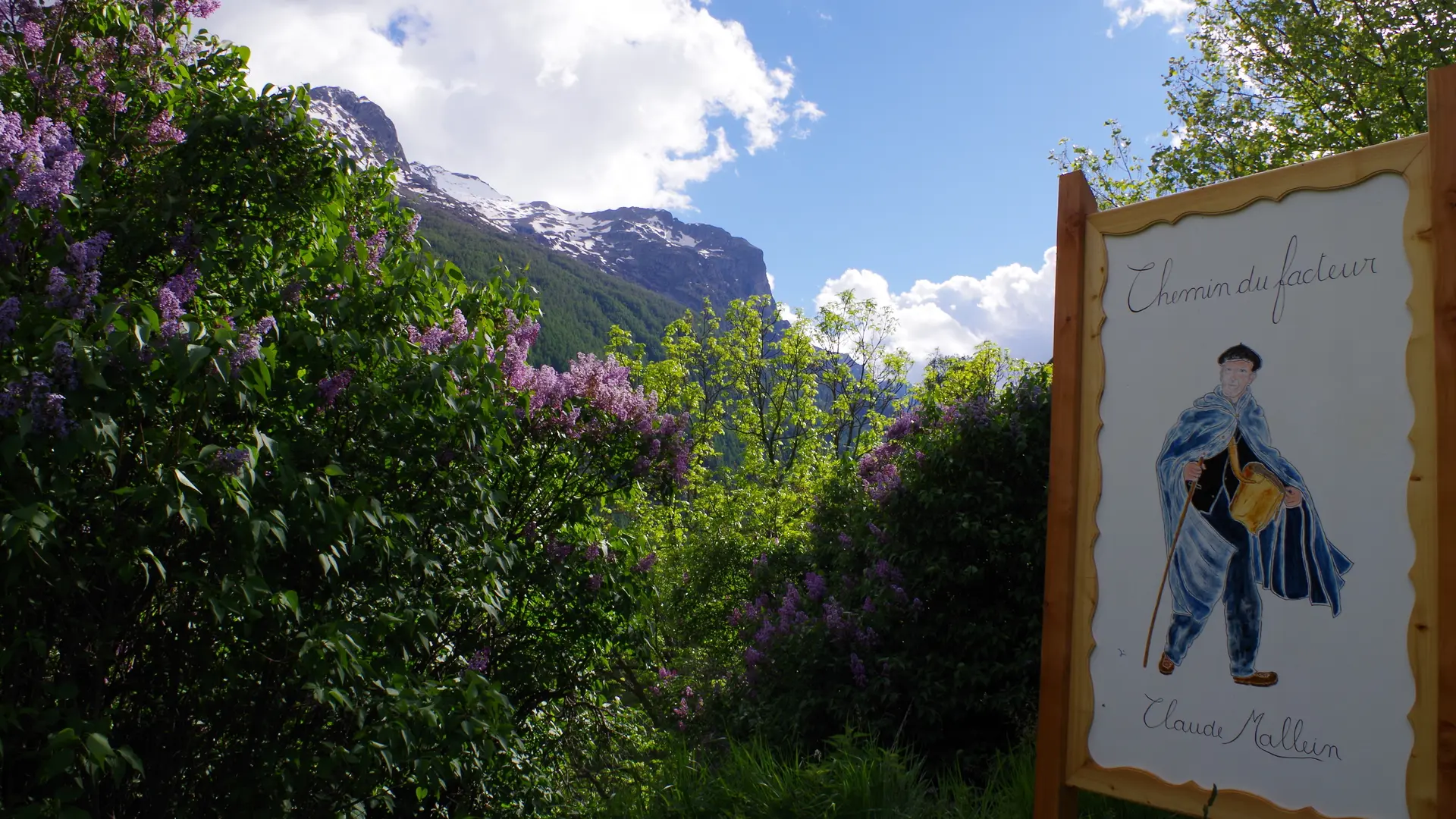 Départ du chemin du facteur à La Grave