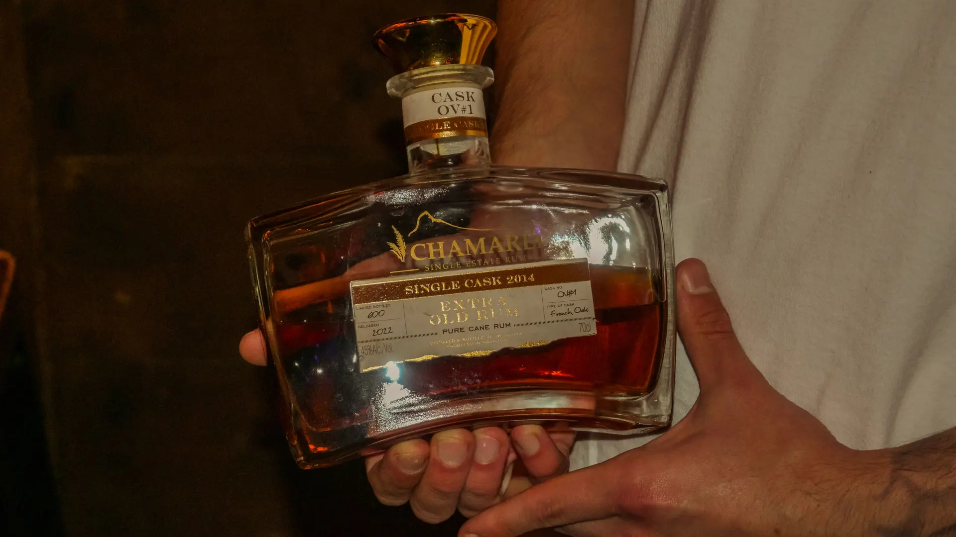 Présentation de rhums agricoles lors d’une expérience de dégustation à Nice.