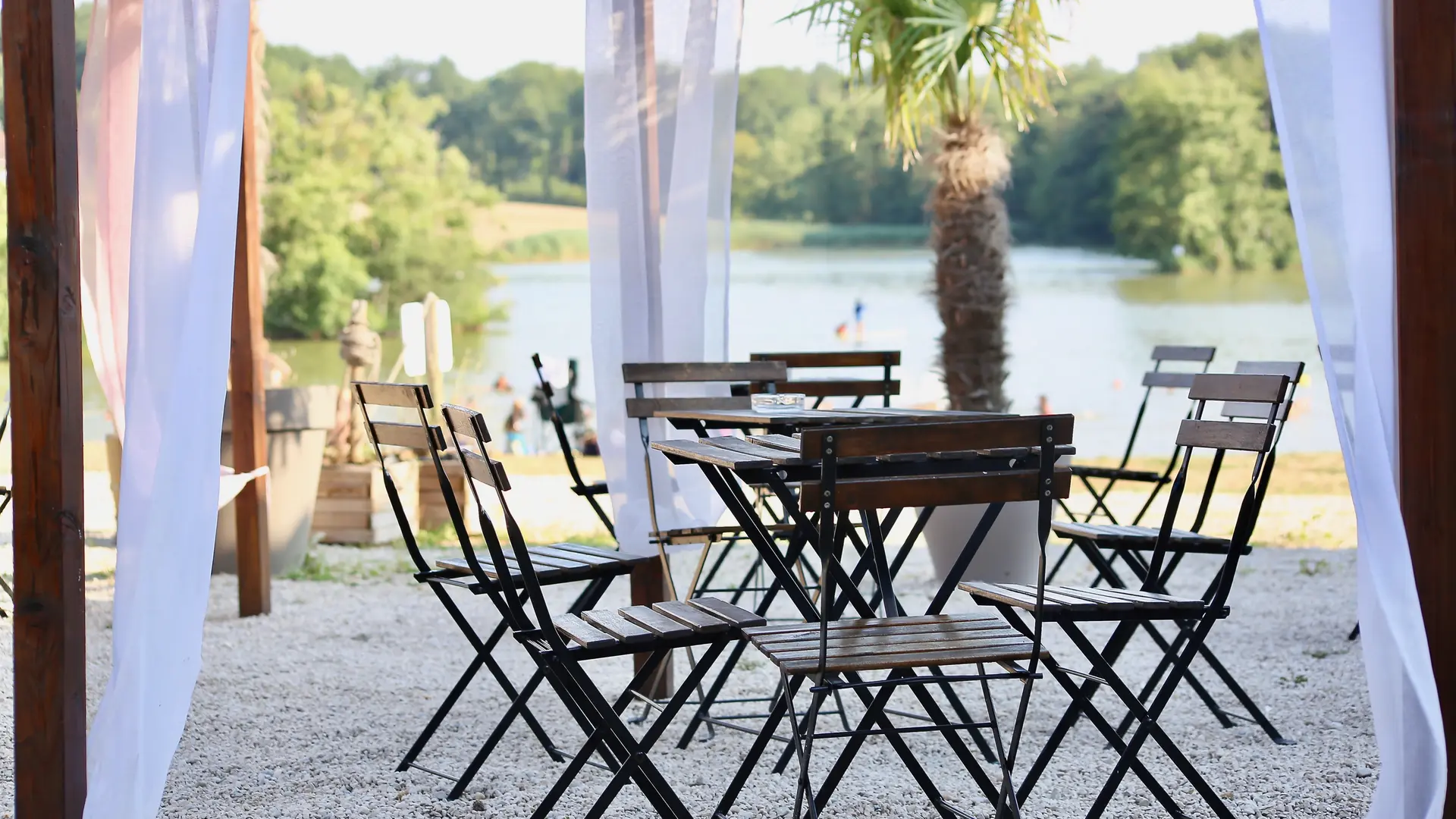 Table restaurant sur terrasse