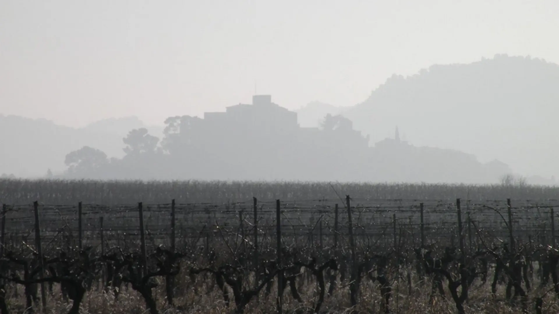Ansouis sous la brume