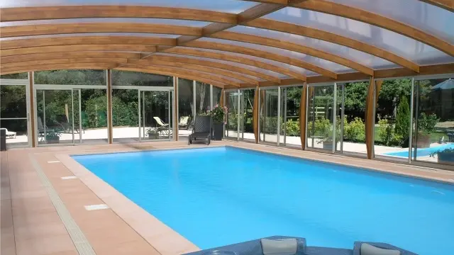 Piscine Couverte et chauffée