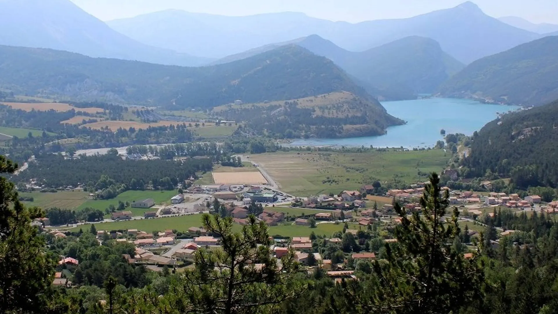 Saint André et le lac de Castillon