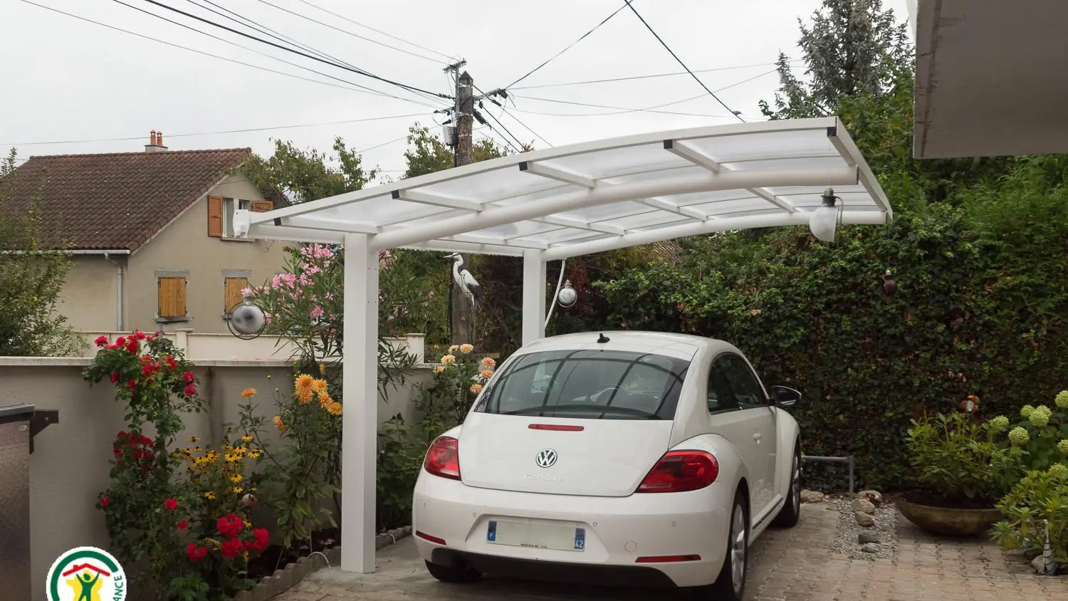 Carport à disposition