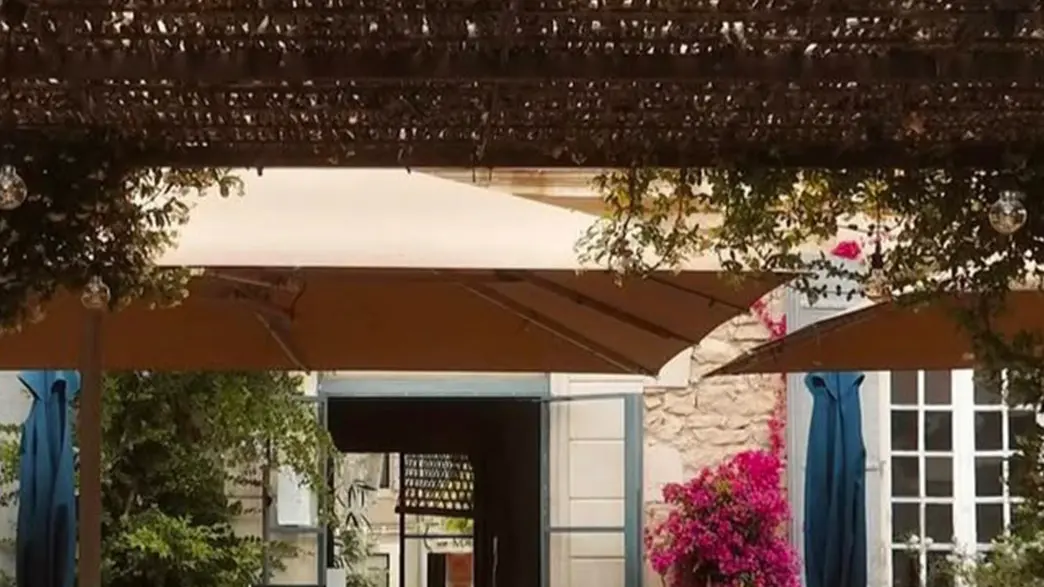 Maison Mistral, Bistrot les Pieds dans l'eau_Saint-Rémy-de-Provence