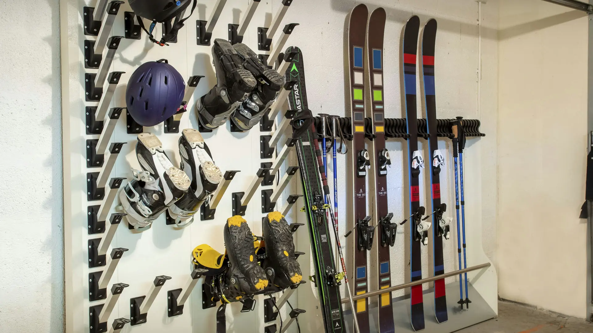Local skis