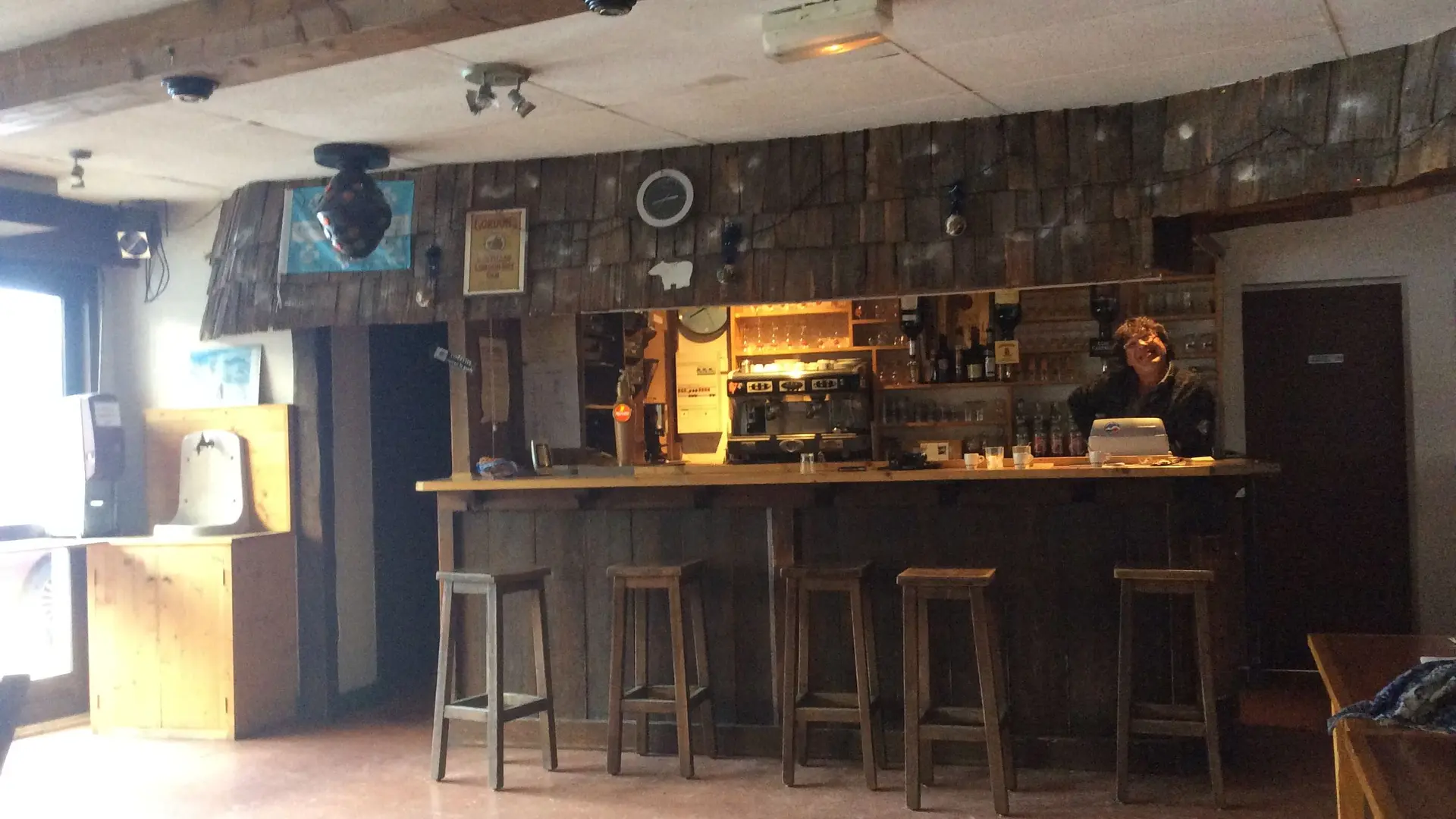 Le Bar