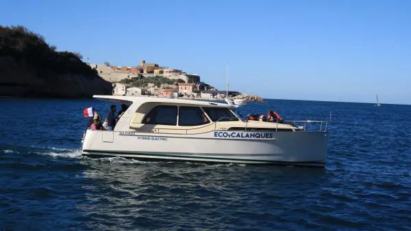 Half-day cruise and swimming in the Calanques National Park - CNTL