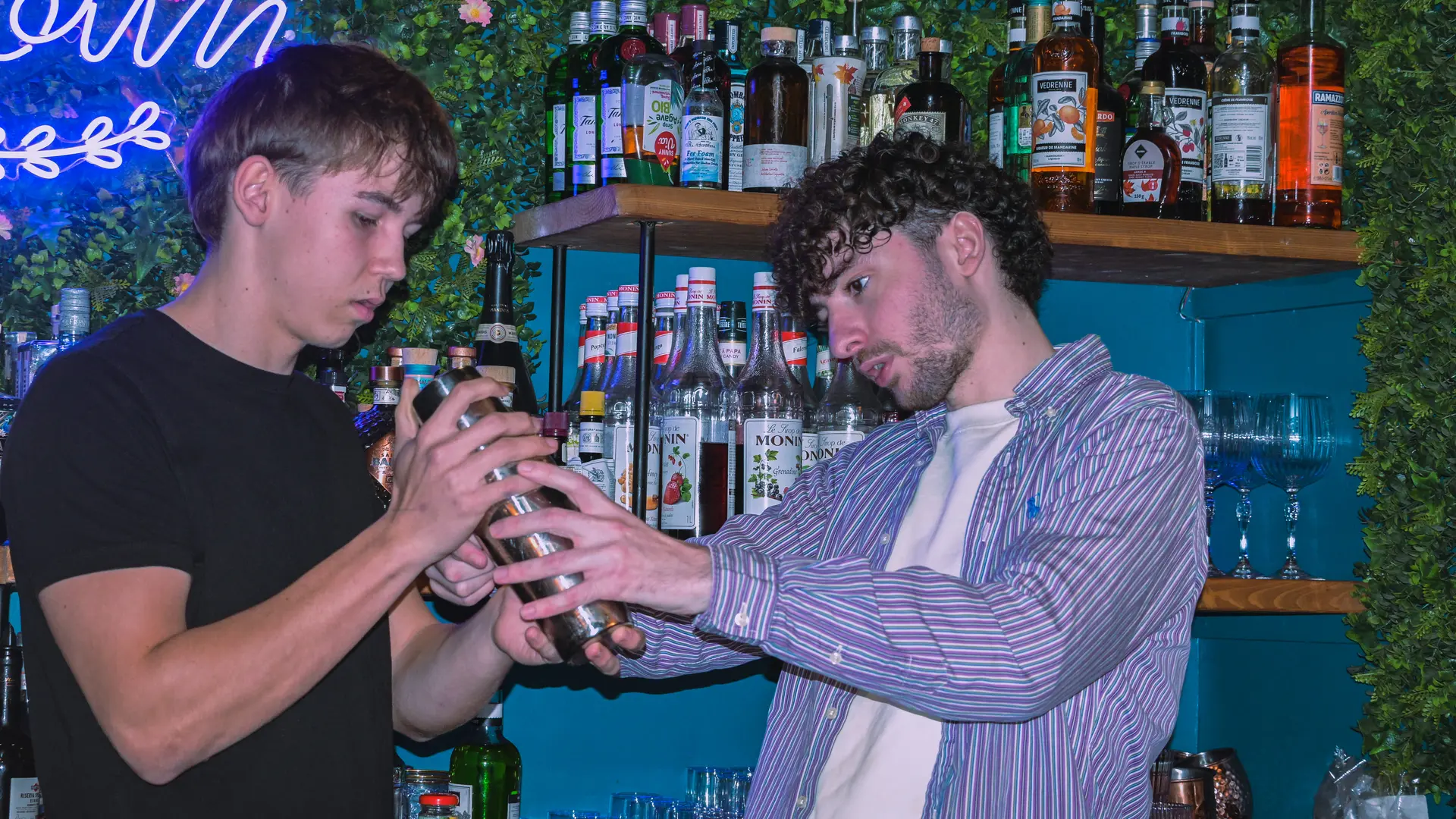 Atelier cocktail à Nice – activité immersive et conviviale proposée par Gusta Nissa.