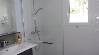 Badezimmer im Erdgeschoss