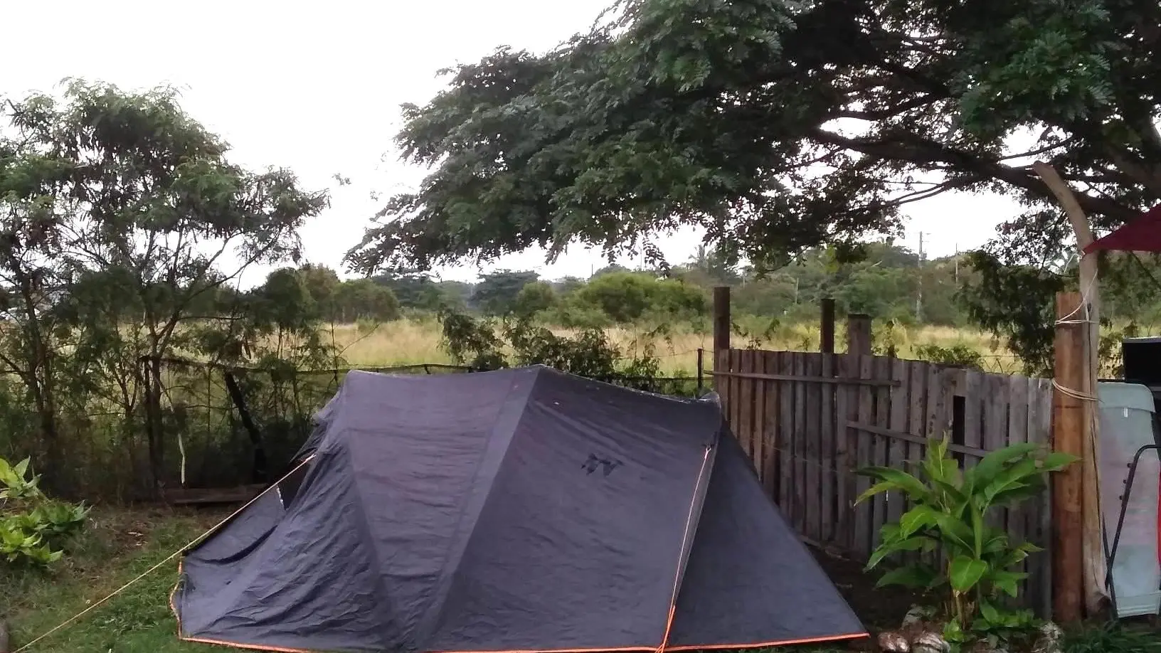 camping, Tipenga, Pouembout, tente
