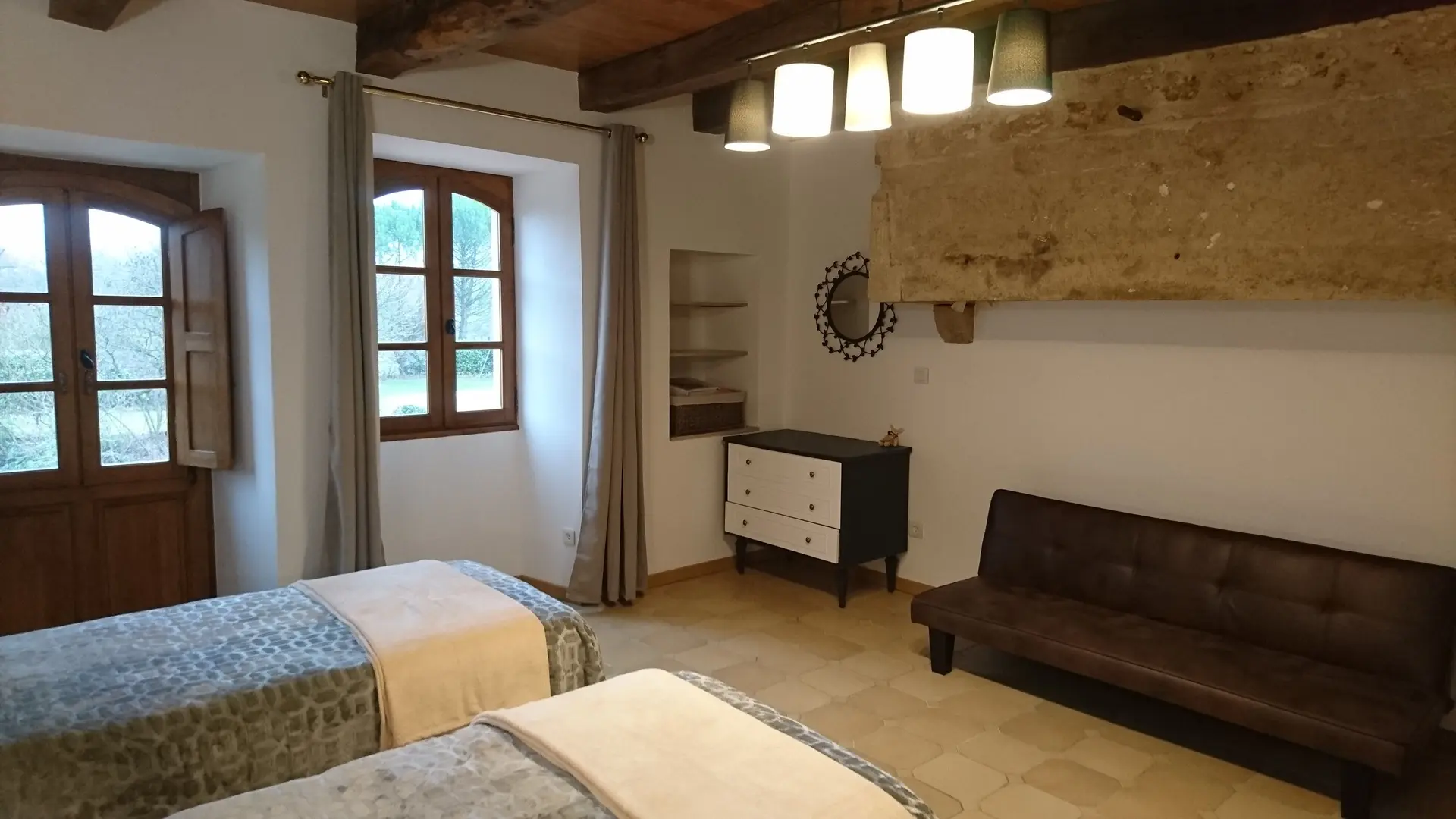 Ch 2 lits en 0.90 ou 1 lit en 1.80.