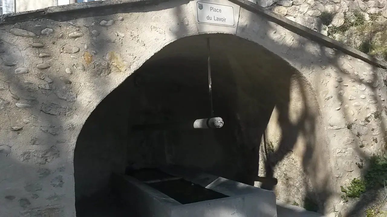 Lavoir de la rue du Bac à La Brillanne