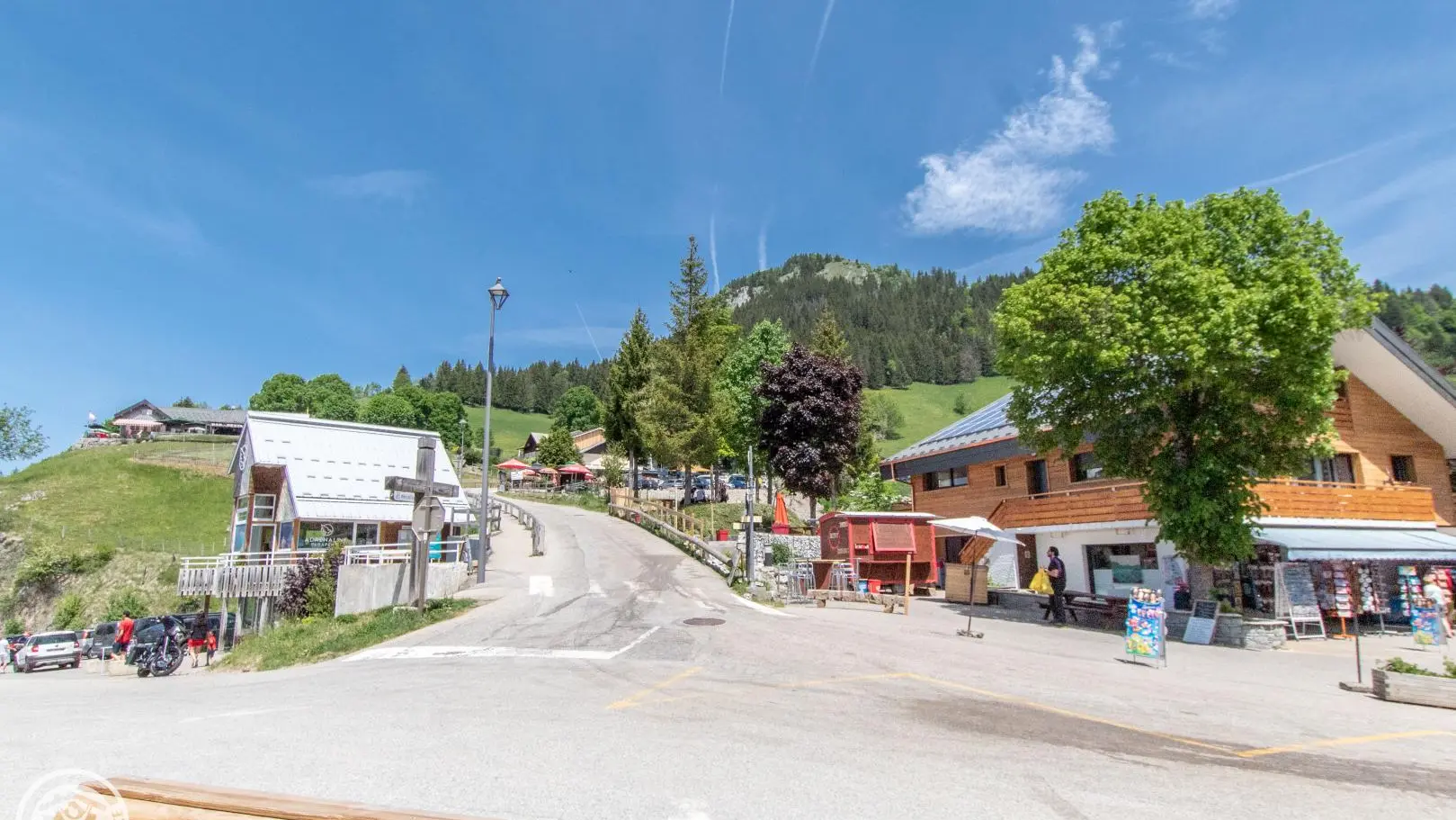 Accès routier amenant au départ des parapentes/deltaplanes