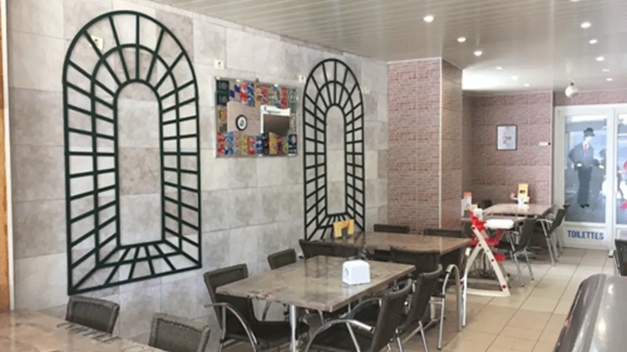 La salle restaurant de la boulagerie