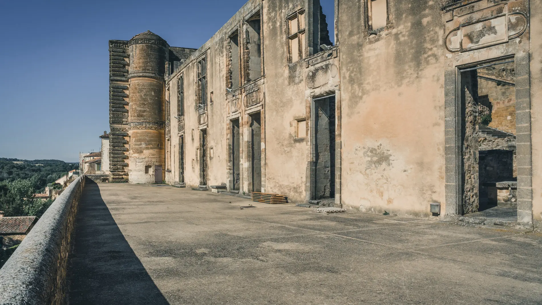 Château de La Tour d'Aigues