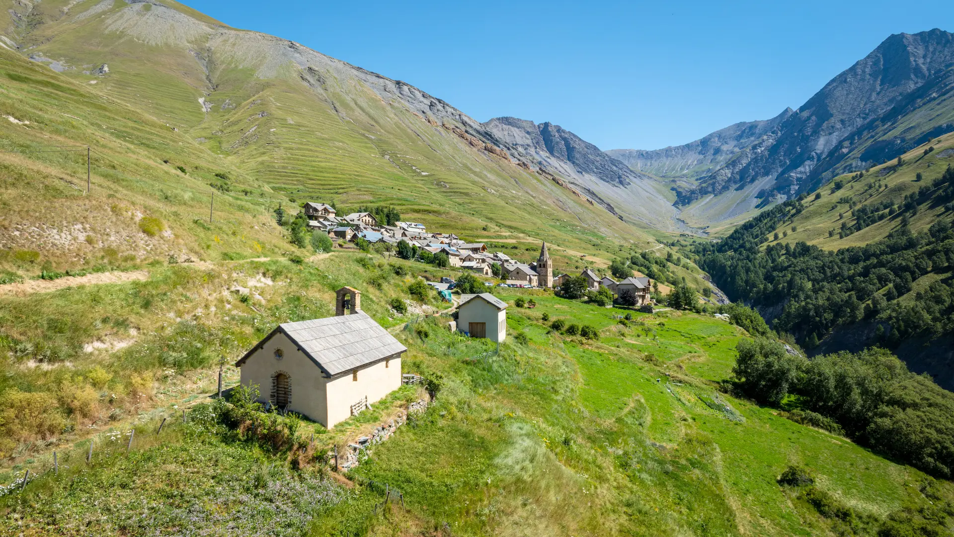 Alpages vers le hameau de Ventelon