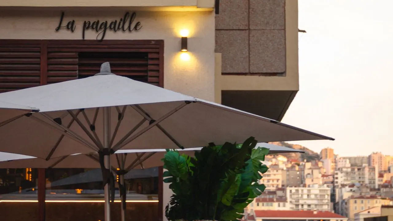 restauration à l'extérieur autre vue