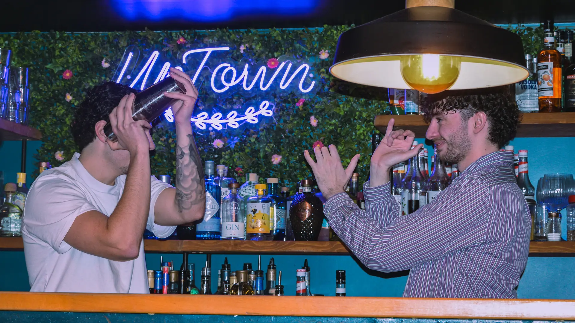 Initiation à la mixologie à Nice, idéale pour groupes et événements privés.