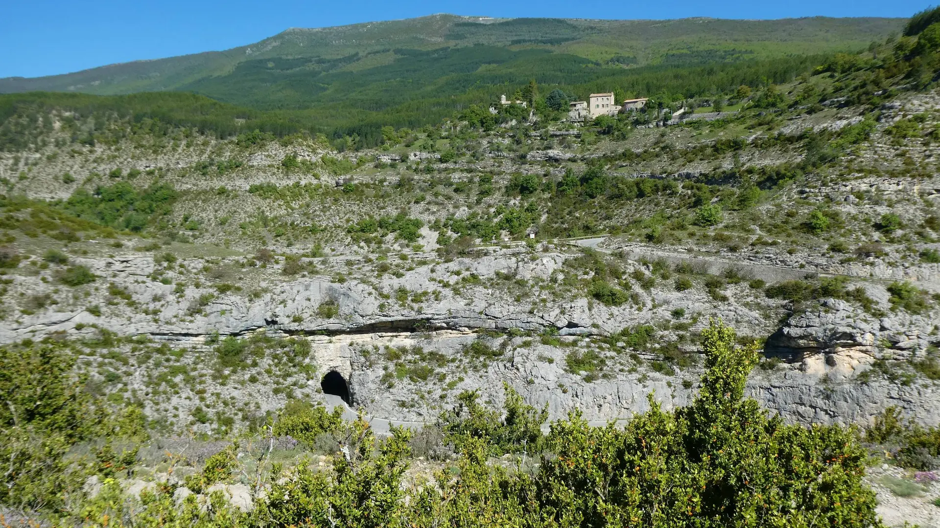 Vue sur le village de Pomet