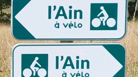 Panneaux directionnels l'Ain à Vélo