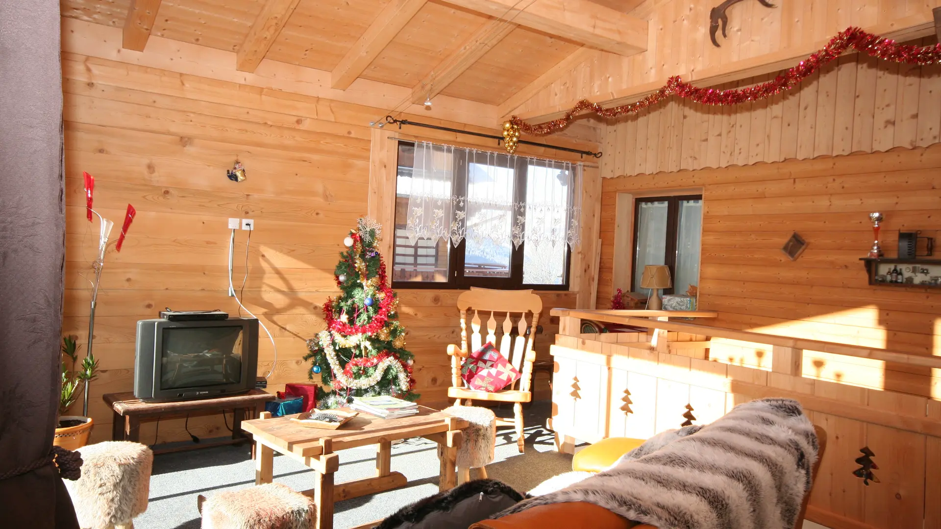Salon de télévision de l'hôtel Edelweiss Châtel