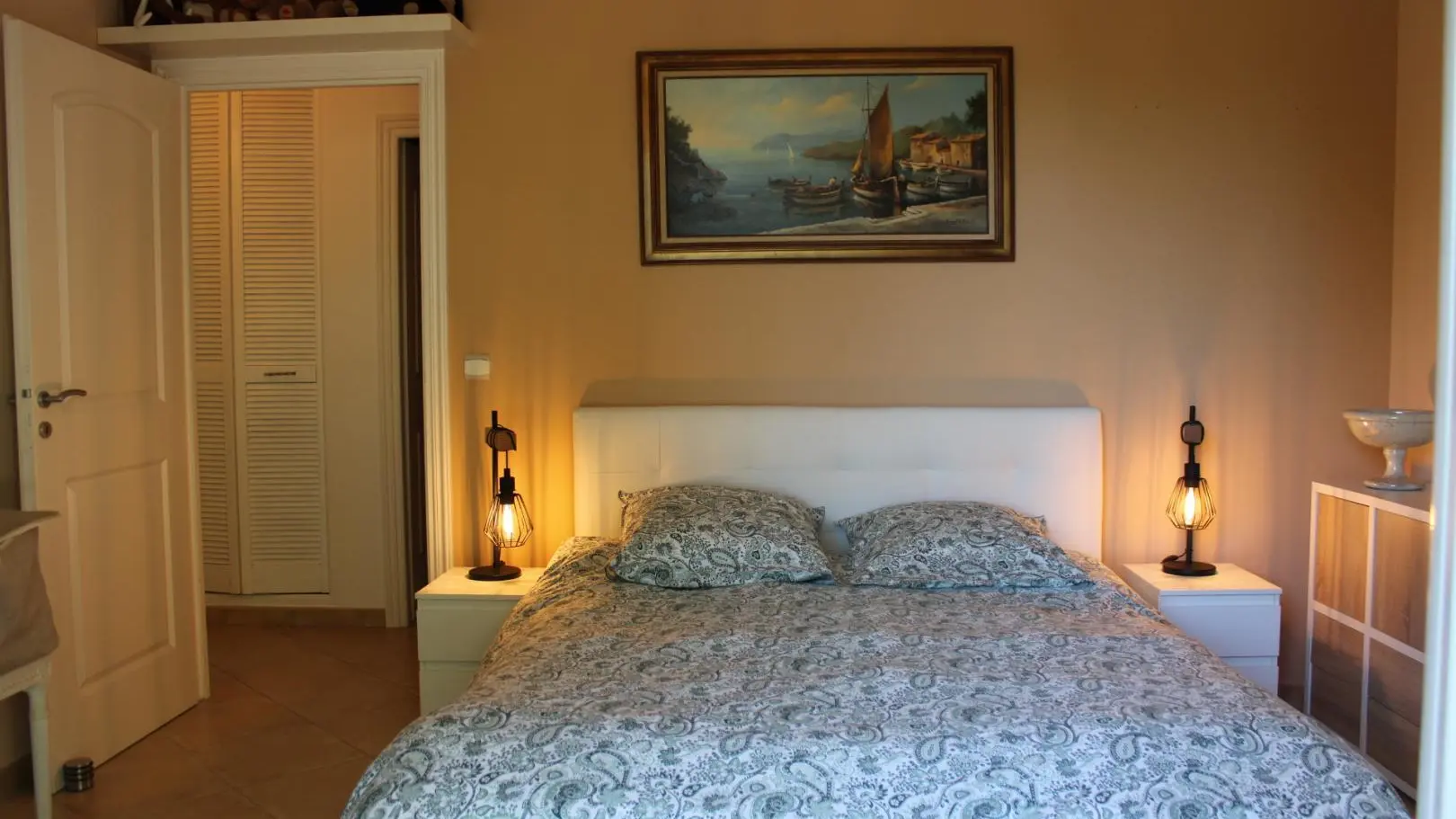 Chambre lit 2 personnes  Villa Nobellia Roquebrune Cap Martin - Gîtes de France Alpes-Maritimes