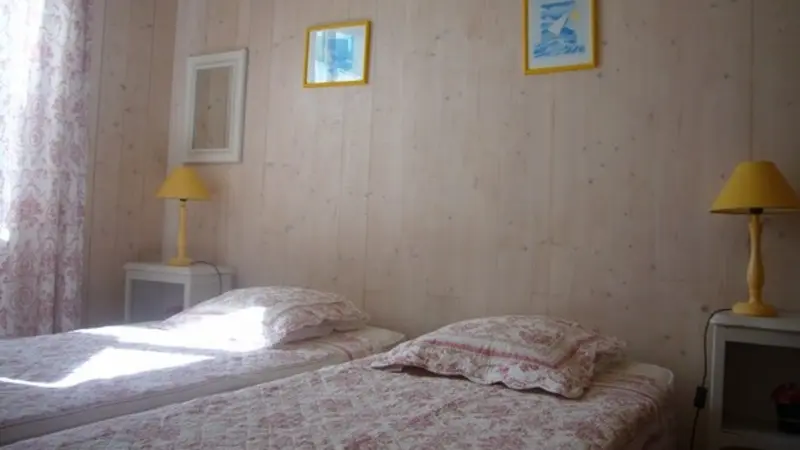 chambre simple 2 lits