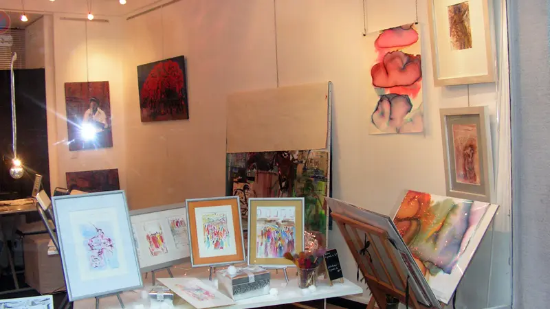 expositions des oeuvres de l'artiste