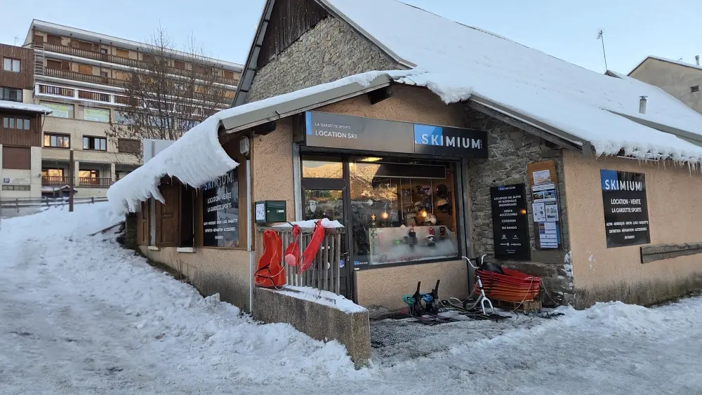 Location de skis, skis de fond, snowboard, raquettes, luge à St Léger