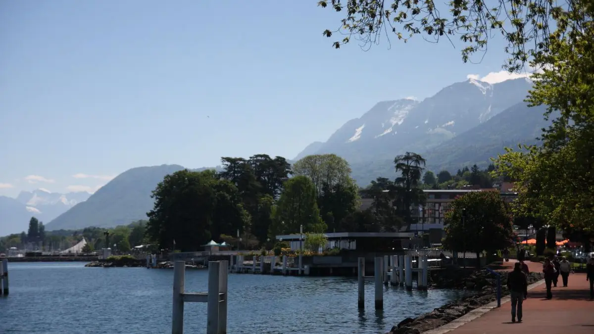Photo touristique: Promenade sur le quai d'Evian