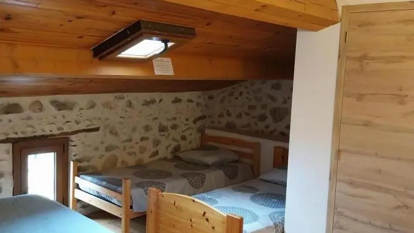 Chambre 1er niveau - Salle d'eau/wc - Gîte Vernis à Gars - Alpes-Maritimes