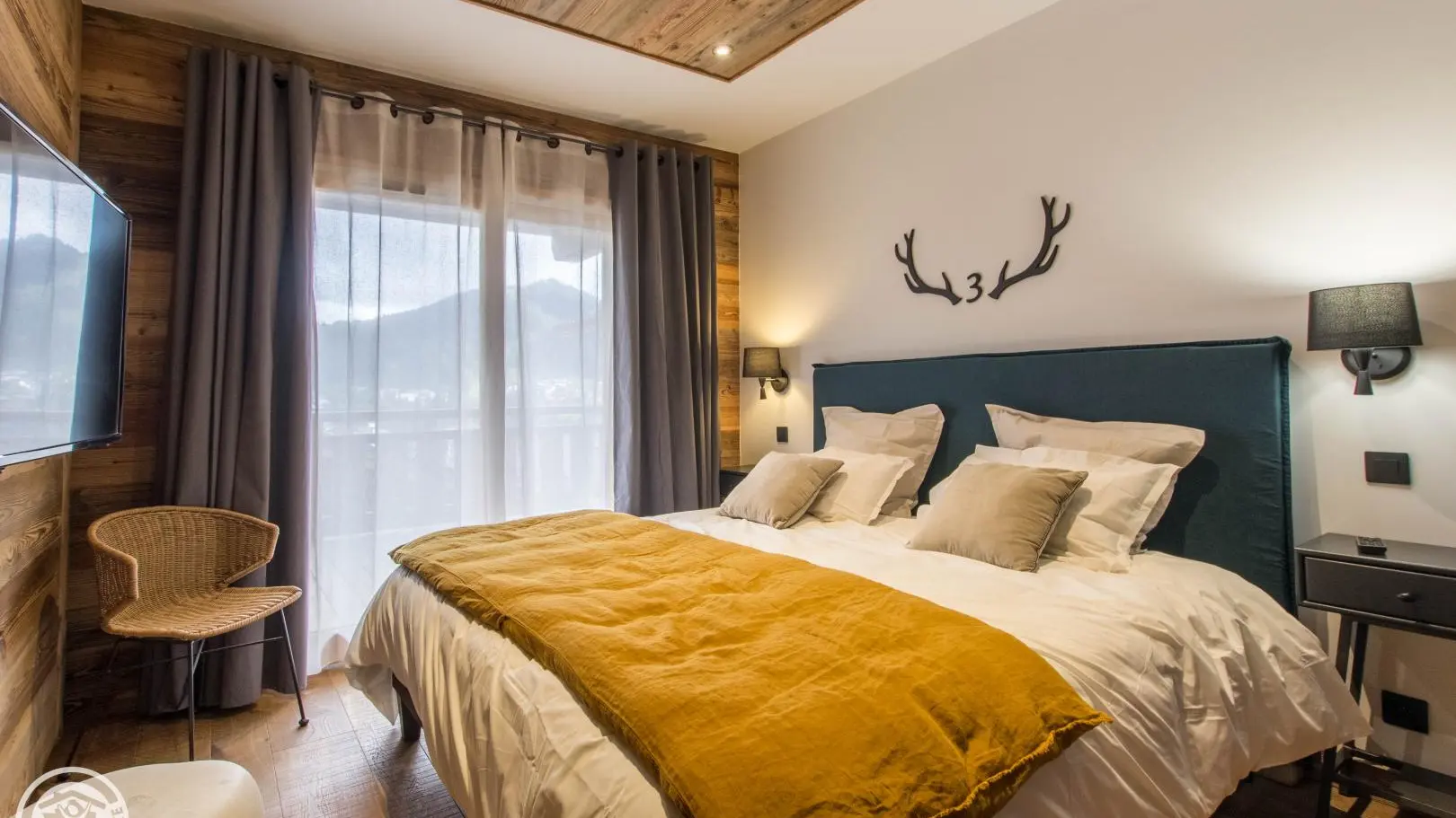 Chambre niveau 0, salle de bain + wc et terrasse privative