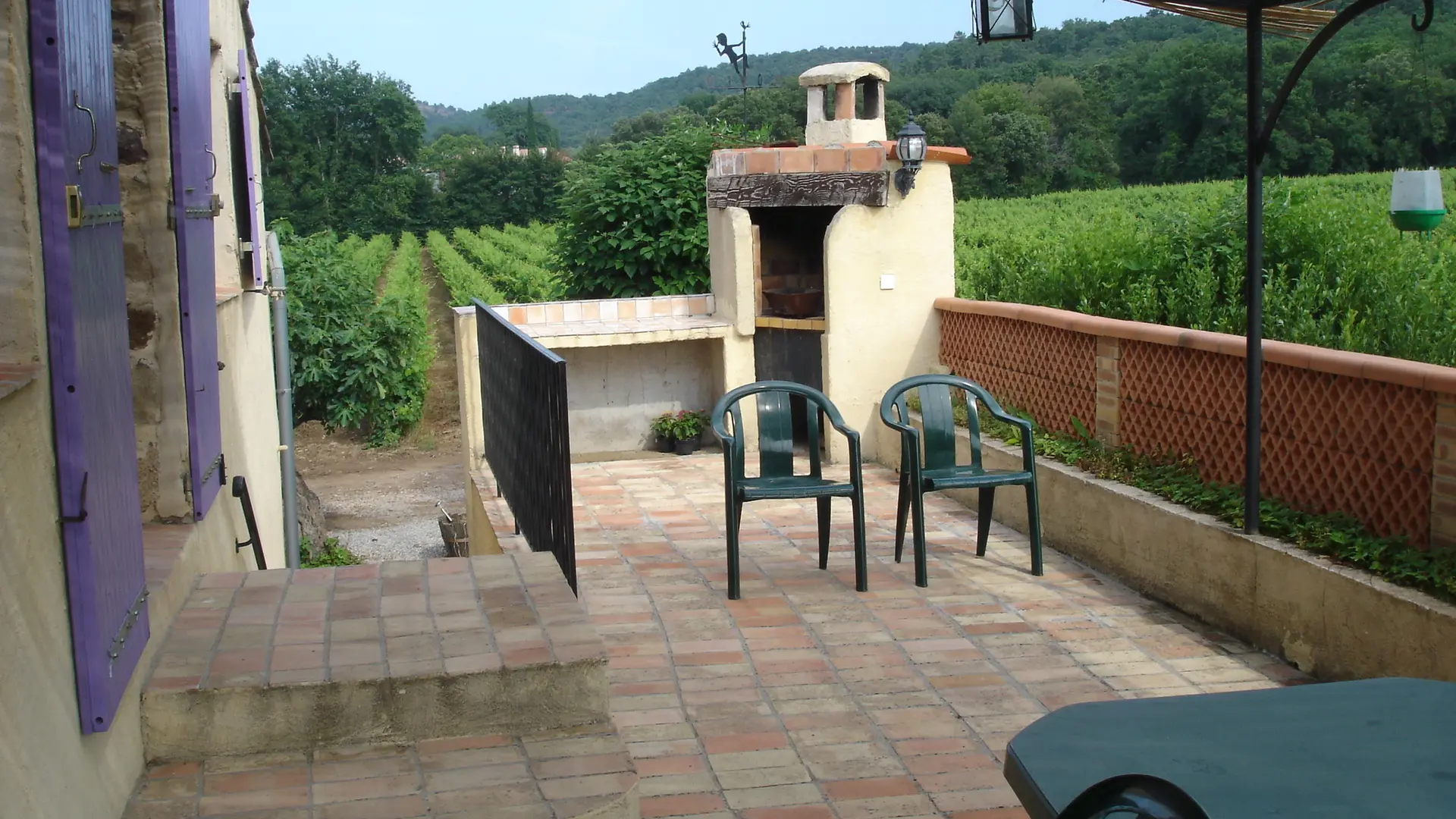 terrasse avec barbecue