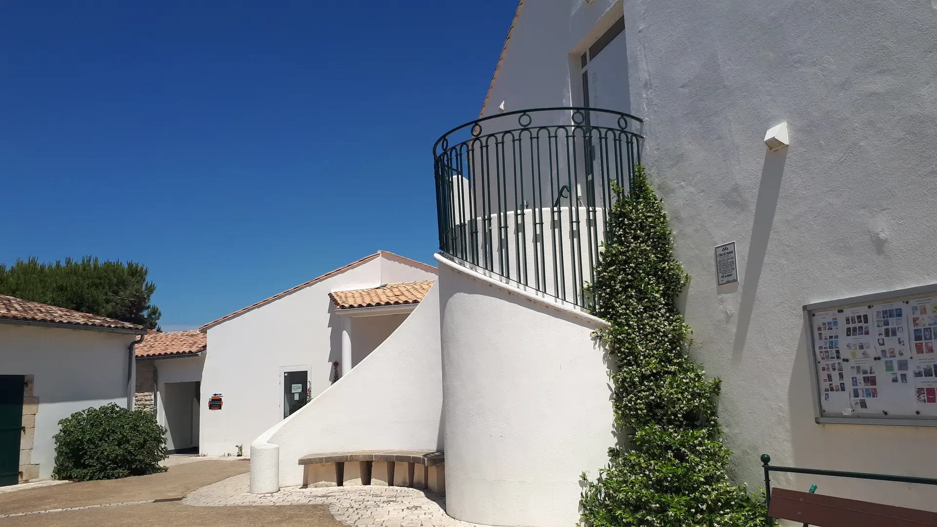 Escalier extérieur de la bibliothèque