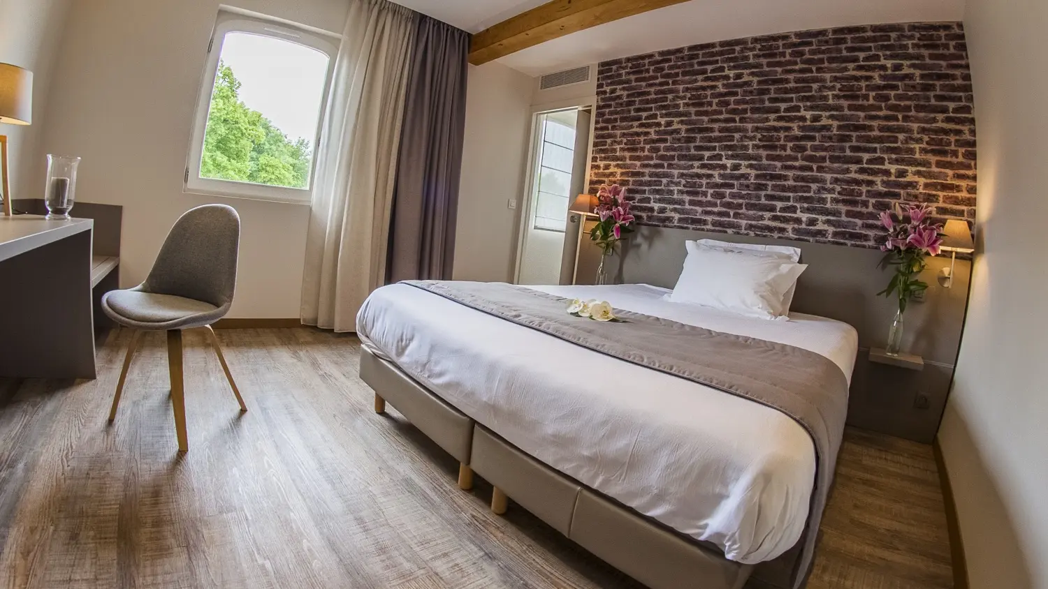 Une des 7 chambres du domaine