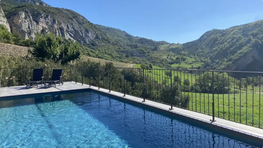 Sous les Roches - Gîte la Grange