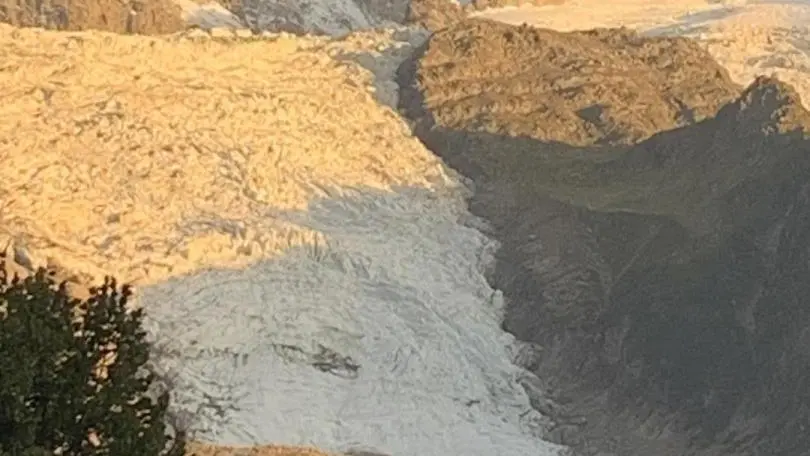 Coucher de soleil sur le glacier des Bossons et le Mont-Blanc