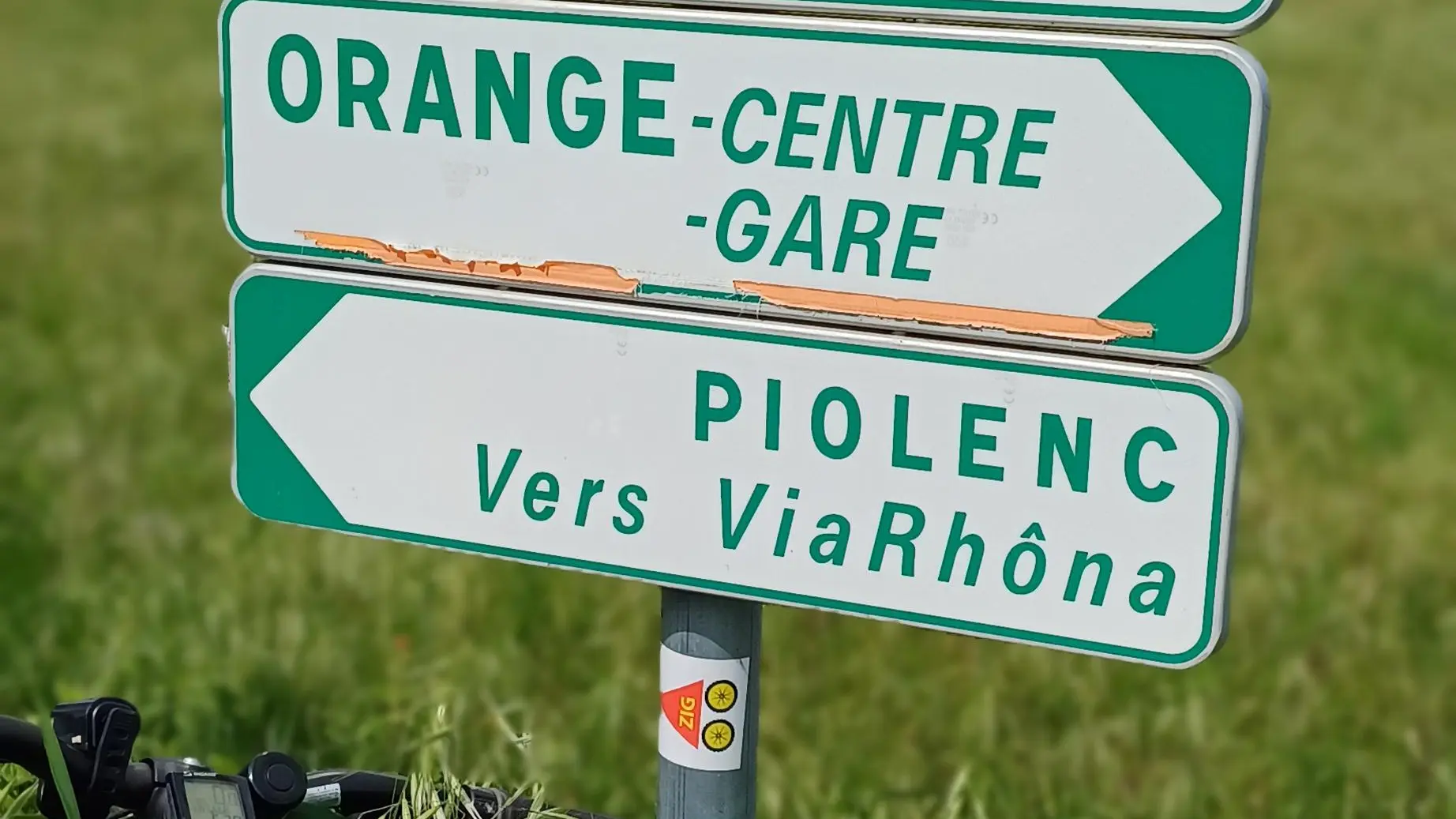 Vers Piolenc par la passerelle de l'Aygues