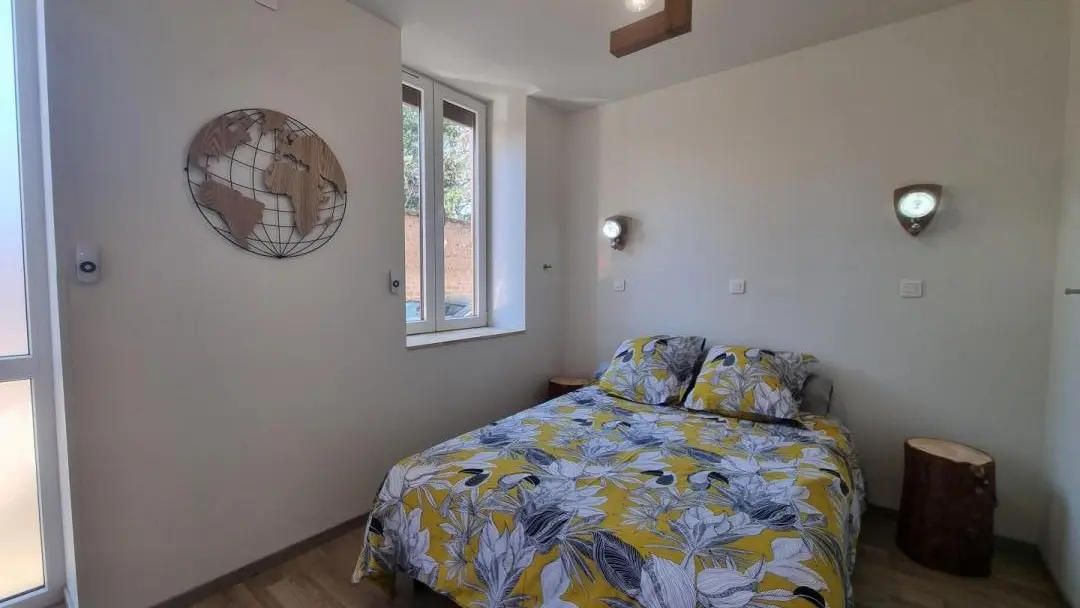 Chambre : un lit 160.