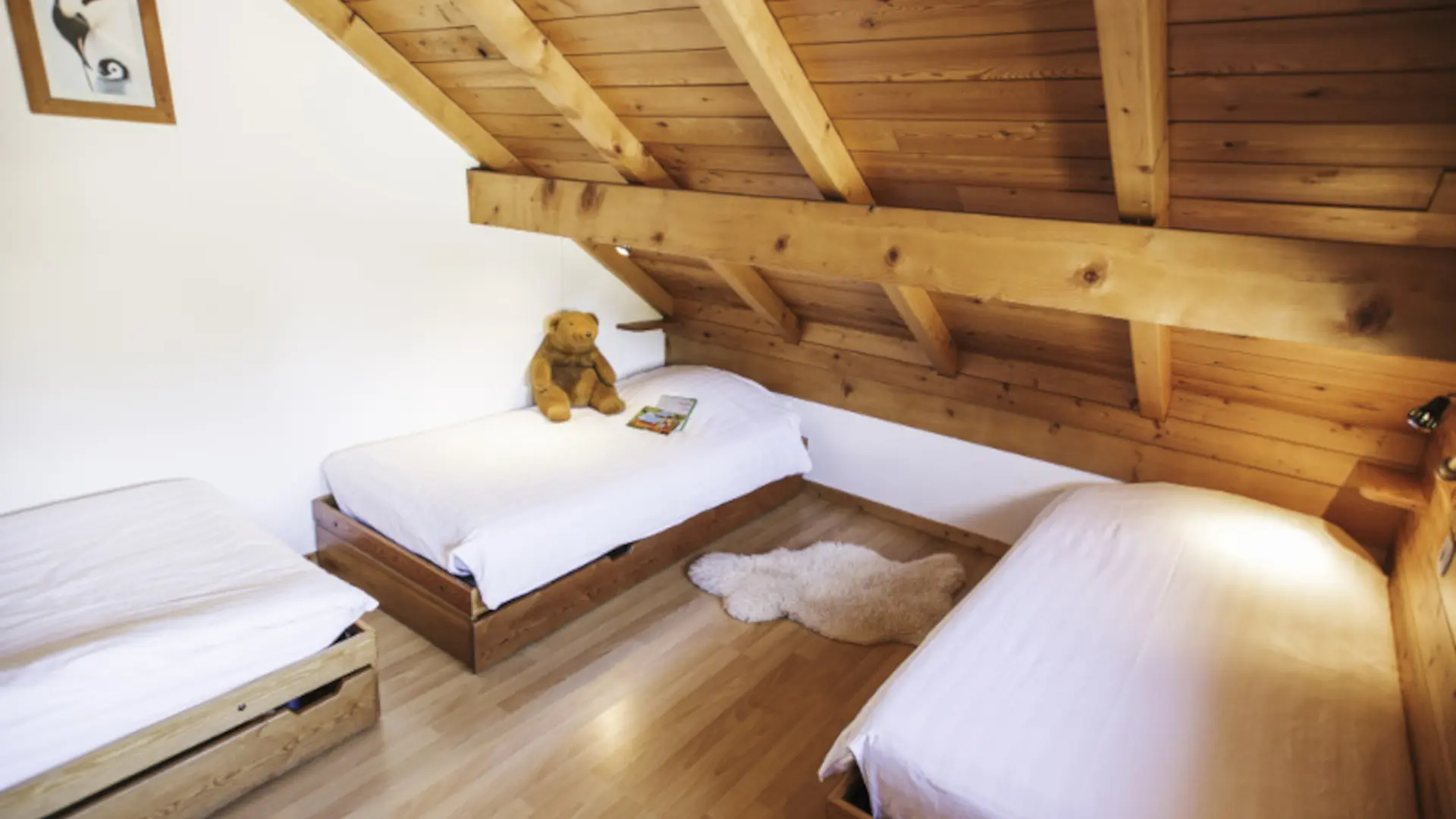 chalet-le-serre-des-oiseaux-mougd-chambre5-mezzanine-serre-chevalier-chantemerle